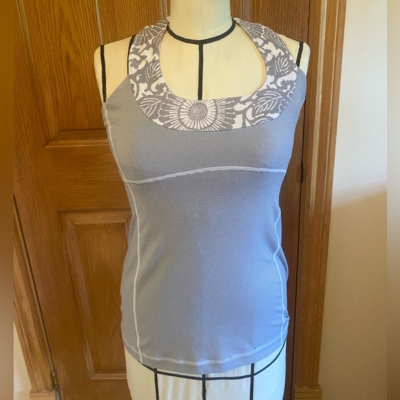 Lululemon Women’s Gray Layered Sports Bra Scoop Neck Tank || Size: 6 - Picture 4 of 6